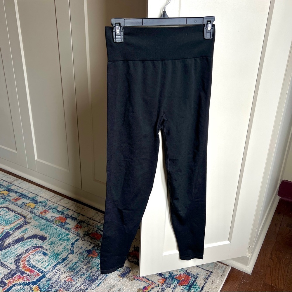Victoria's Secret PINK Seamless High Waist Ankle-Length Sports Leggings in Black